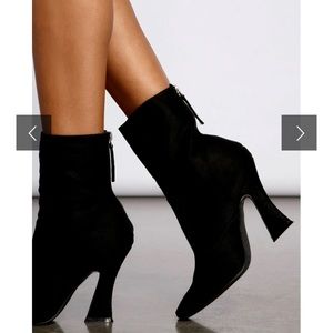 NWT Black boots